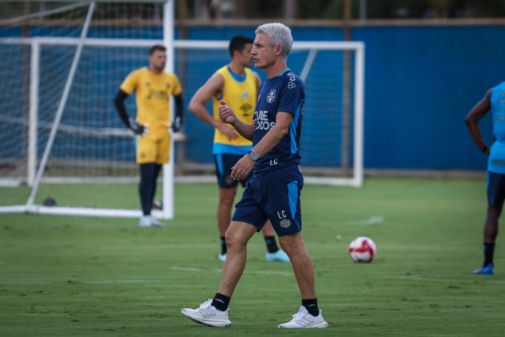 Luis Castro terá reforço importante no Grêmio para enfrentar o Juventude