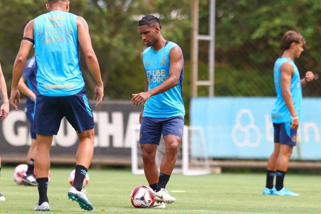 Tetê ganha sinal verde e pode mudar o ataque do Grêmio já neste sábado