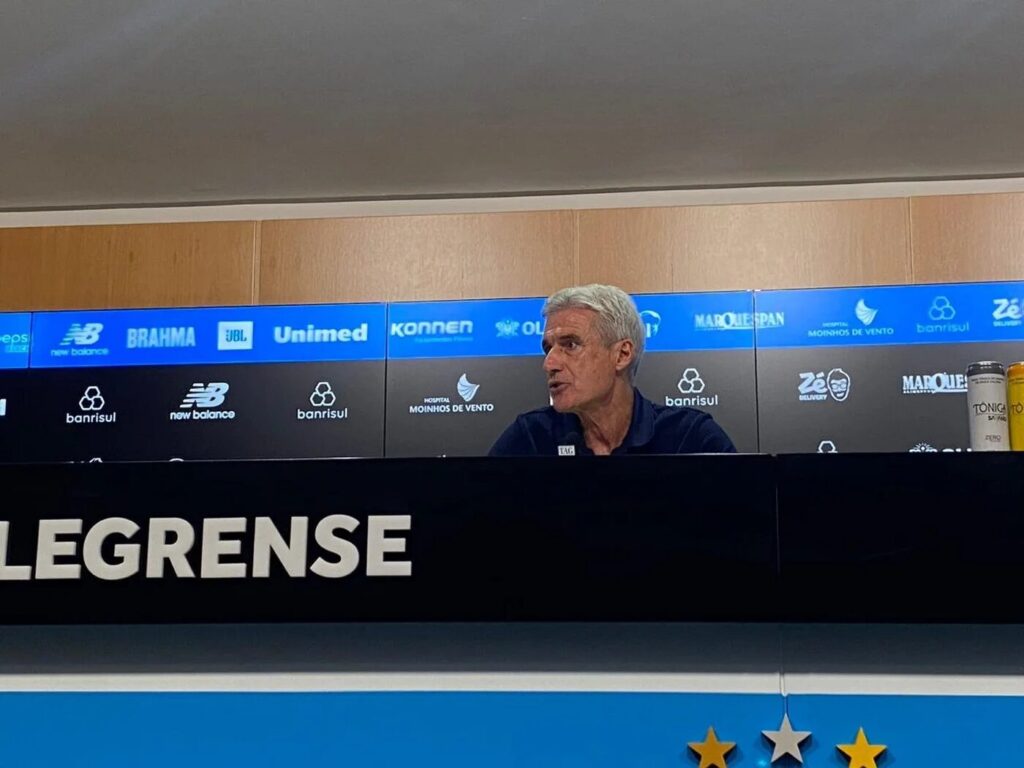 Luís Castro despista prioridades e deixa suspense no Grêmio: “Sempre o próximo jogo”