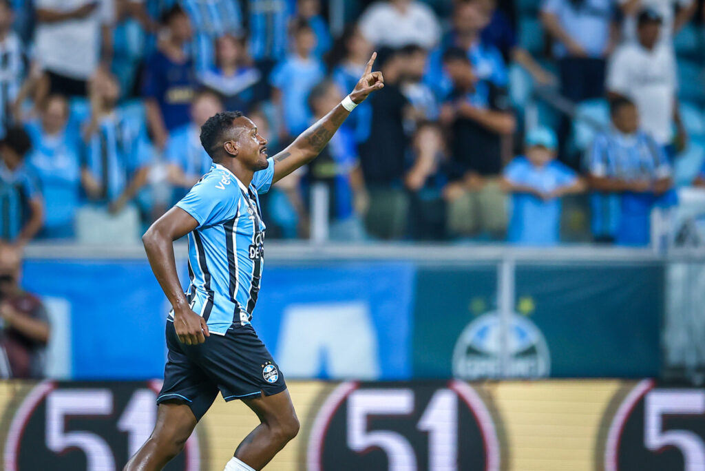 Quem será o substituto de Arthur no Grêmio contra o Novo Hamburgo 