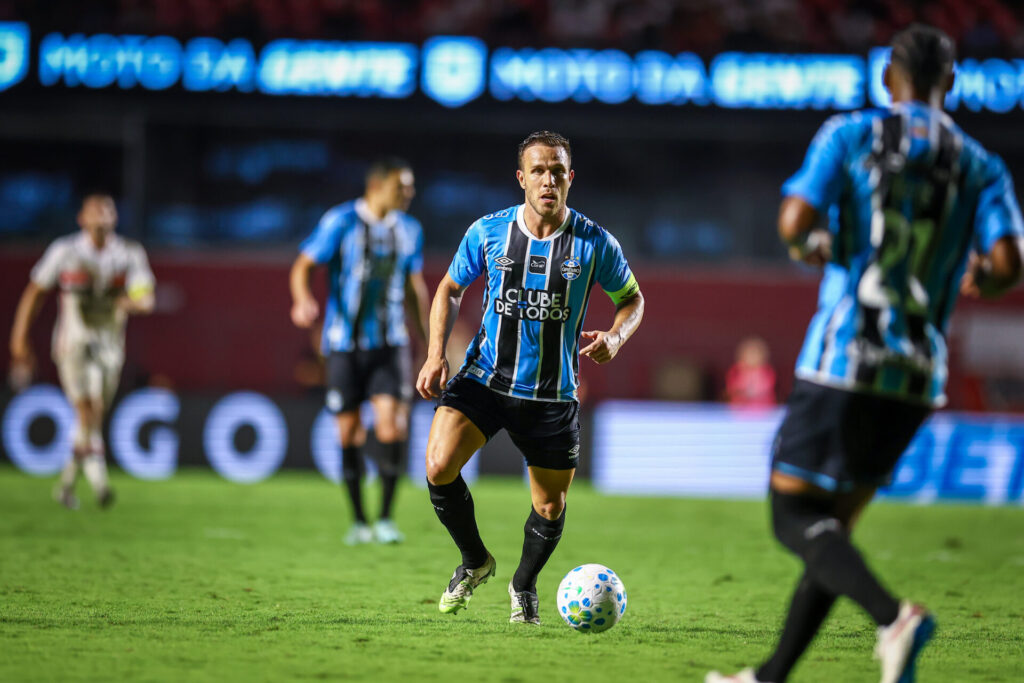 Após derrota do Grêmio no MorumBIS, técnico projeta reação e promete mudanças fortes
