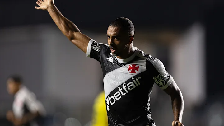 Clima quente: Grêmio acerta com lateral do Vasco e irrita clube carioca
