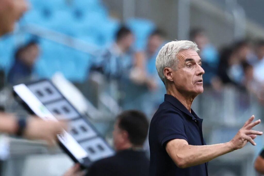 Segundo jornalista o técnico do Grêmio já sabe o problema mais ainda não tem a solução