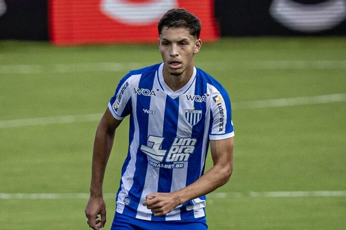 Grêmio sai na frente do Inter e faz proposta oficial por promessa de 18 anos