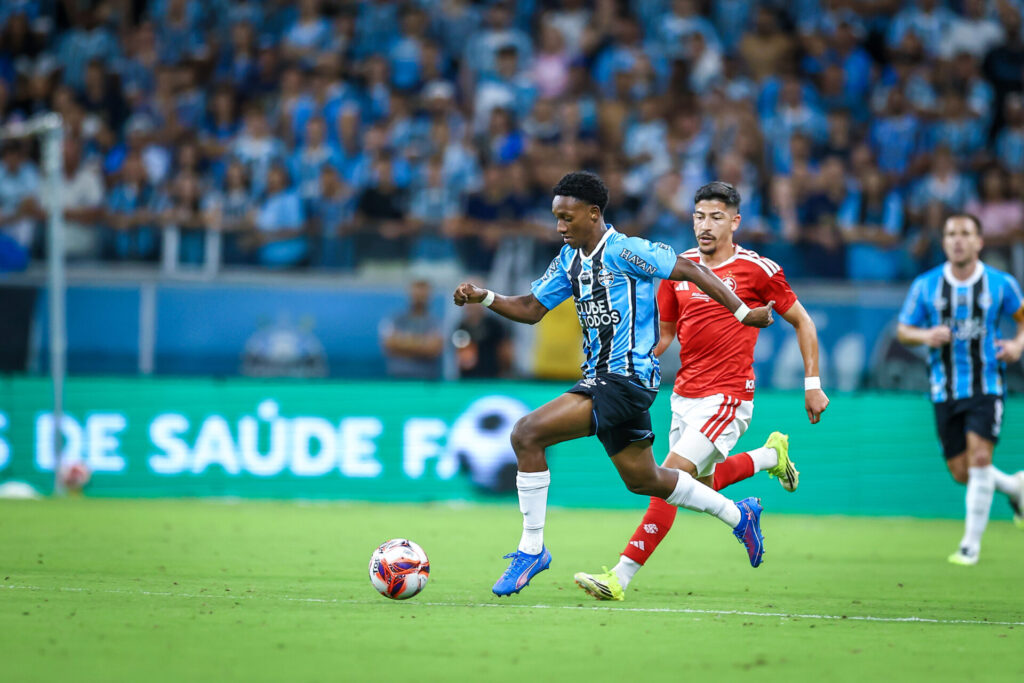 O que Luís Castro mudou nos bastidores para transformar o Grêmio em 35 dias