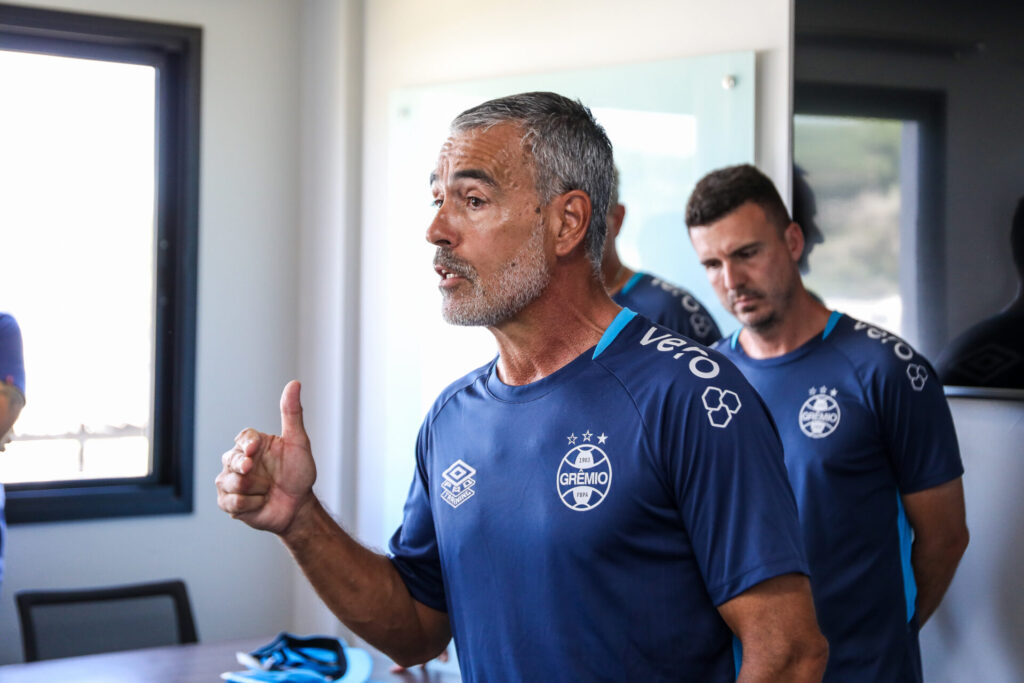 O bom filho à casa torna: Grêmio surpreende e anuncia retorno estratégico para a base